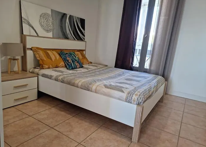 Grand Appart/wifi/2 Chambres/detente/calme شقة *