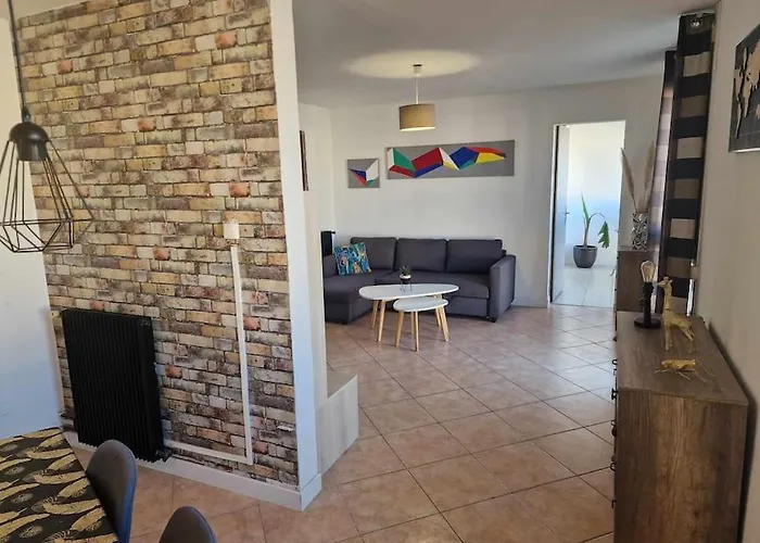 Grand Appart/wifi/2 Chambres/detente/calme شقة